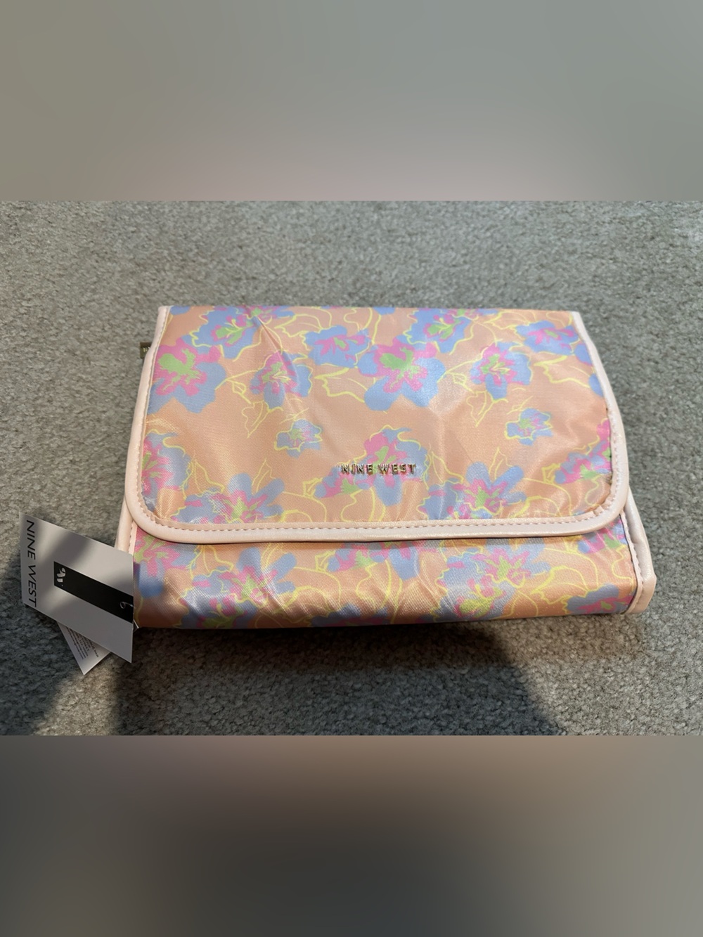 Hanging travel organizer - Picture 4 of 4